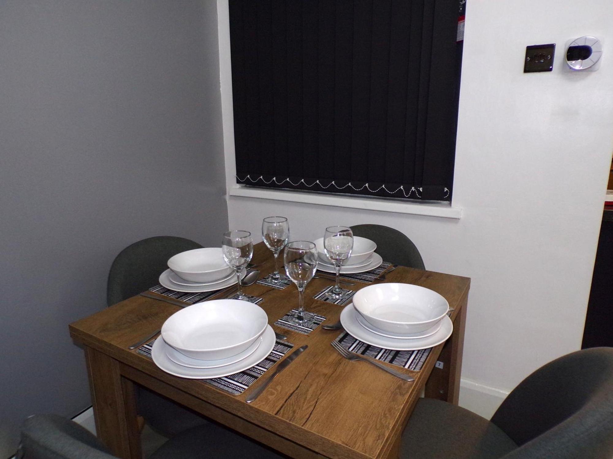 Hazelhurst House - 4 Bedrooms 2 Bathrooms Stoke-on-Trent Extérieur photo