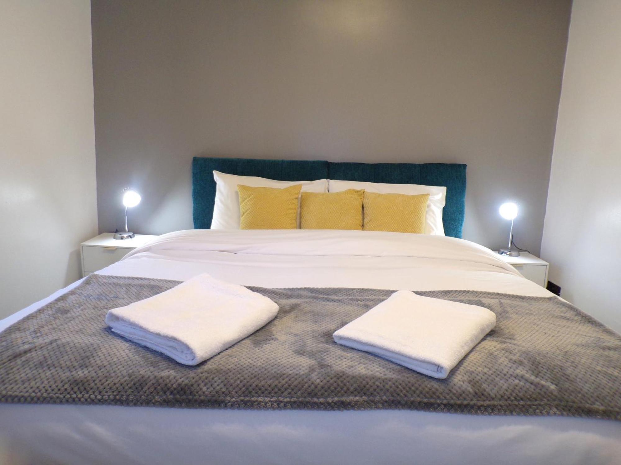 Hazelhurst House - 4 Bedrooms 2 Bathrooms Stoke-on-Trent Extérieur photo