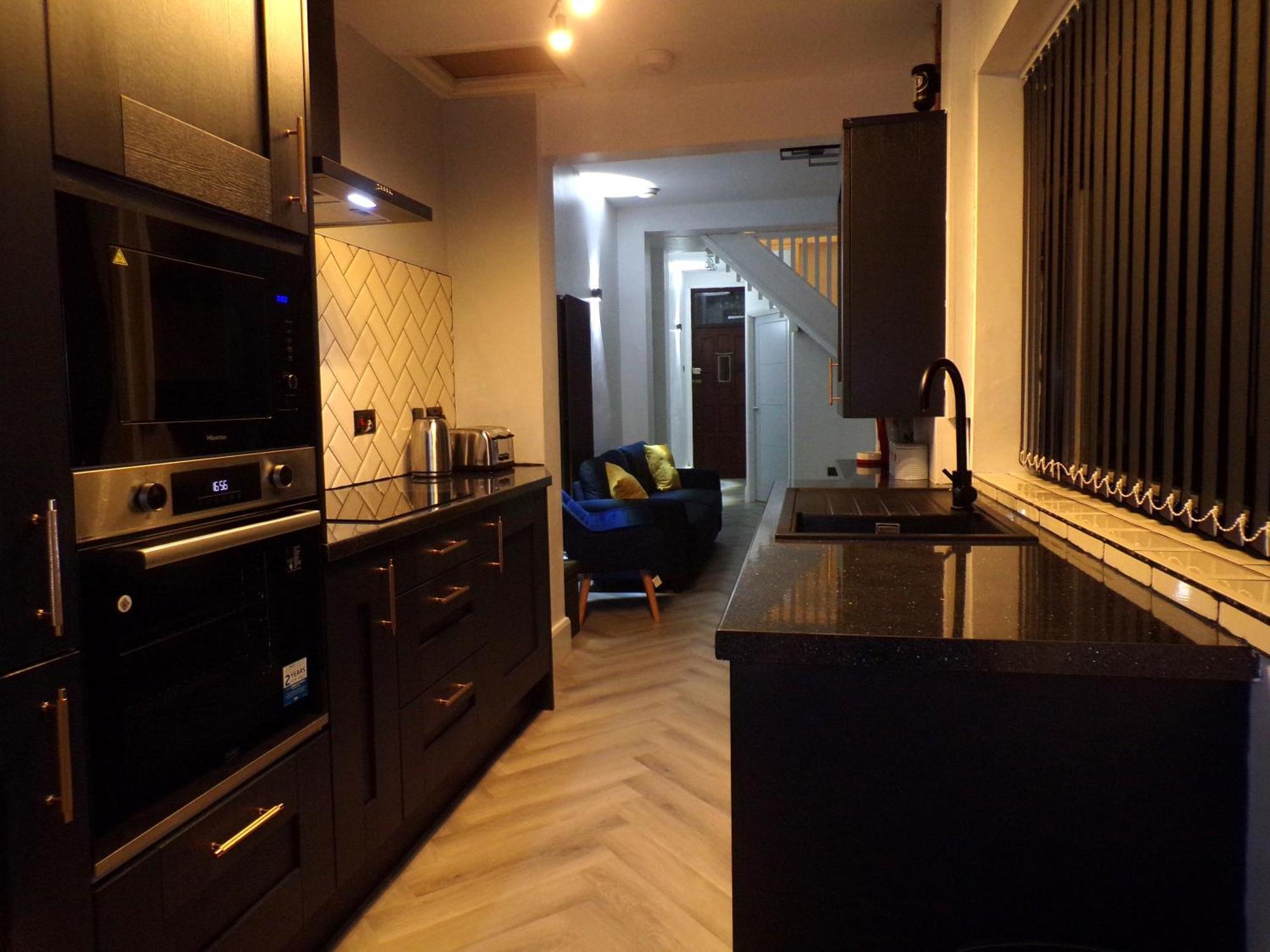 Hazelhurst House - 4 Bedrooms 2 Bathrooms Stoke-on-Trent Extérieur photo