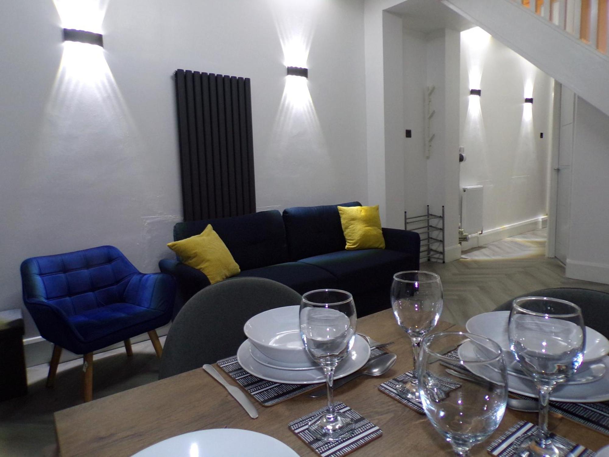 Hazelhurst House - 4 Bedrooms 2 Bathrooms Stoke-on-Trent Extérieur photo