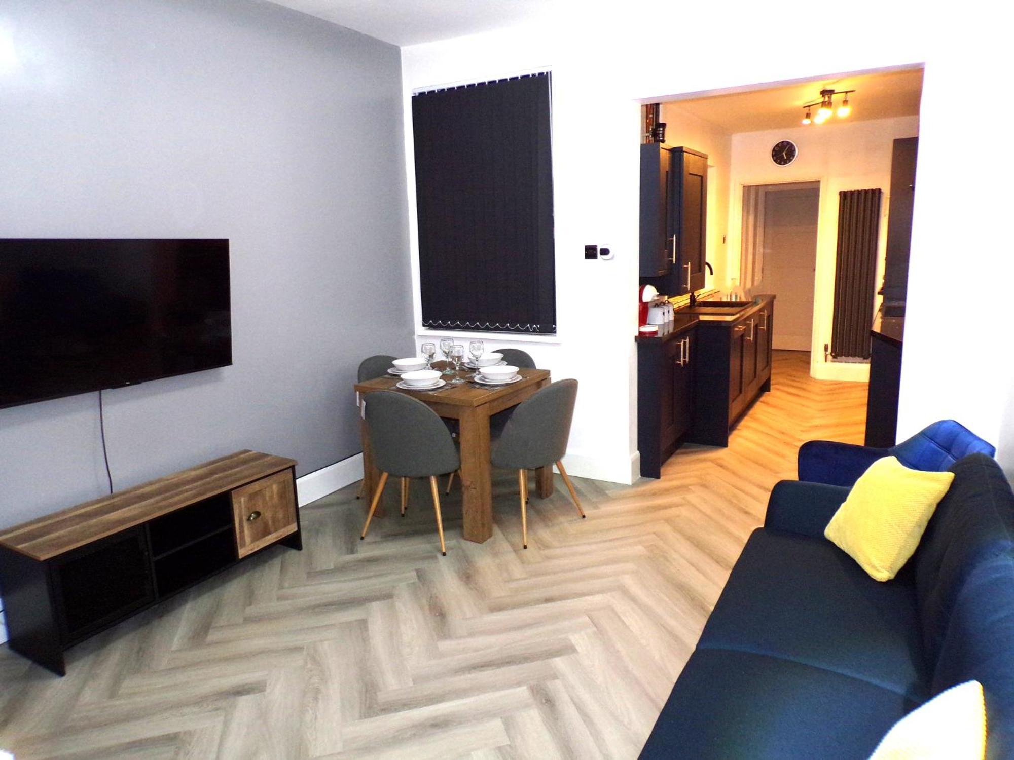 Hazelhurst House - 4 Bedrooms 2 Bathrooms Stoke-on-Trent Extérieur photo